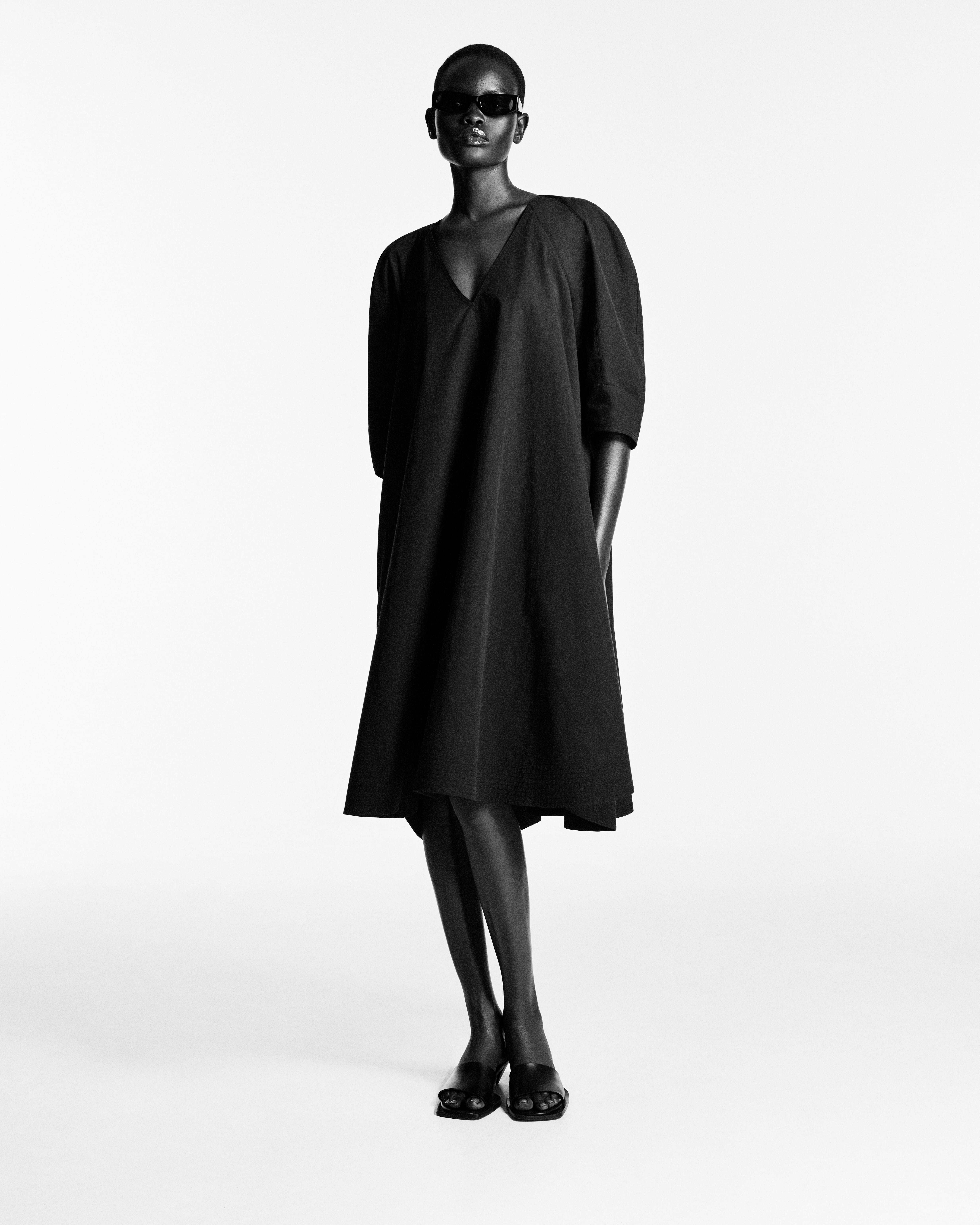 ラウンドVネック コットンミディドレス